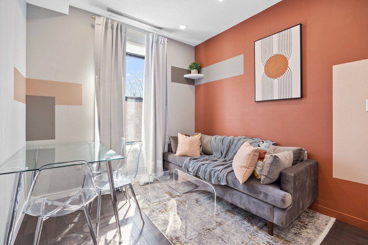 Save on 2Day+ Stays|Duplex gallery image 3