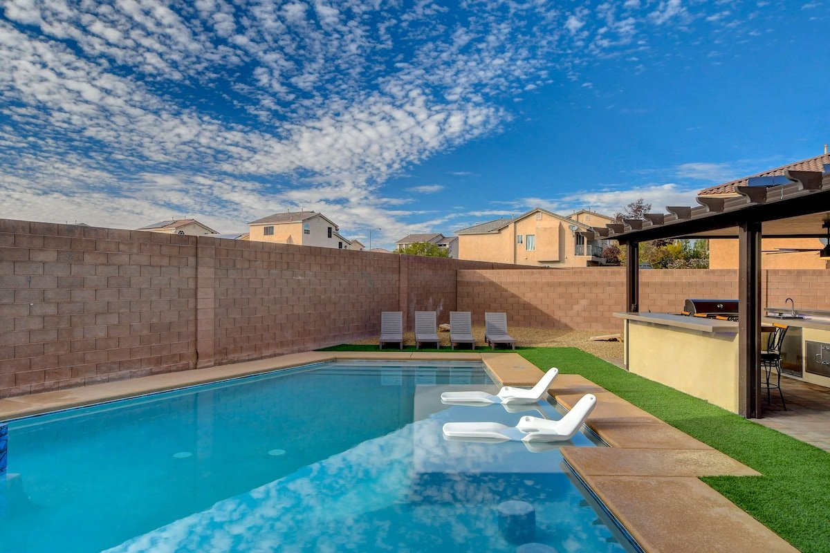 New Resort Style Backyard Near Strip gallery image 2