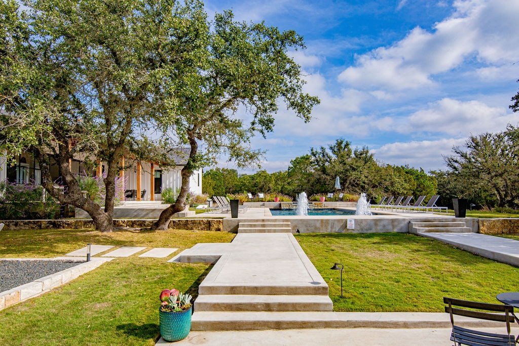 The Owners House | Luxury, Pool & Fun Near Austin gallery image 4