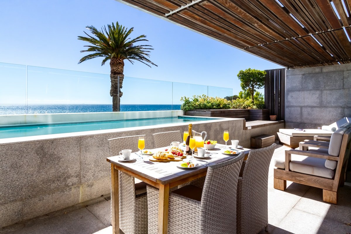 Stunning Apartment, Accross From The Ocean gallery image 5