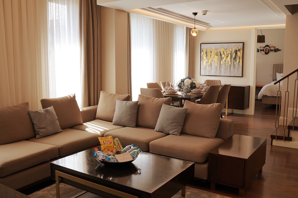 Spacious 3BR Duplex • Ideal for Families & Groups gallery image 2