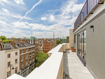 Knightsbridge Three Bedroom Penthouse with Terrace