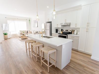 *New & Spacious | Free Parking | 7min to Downtown*