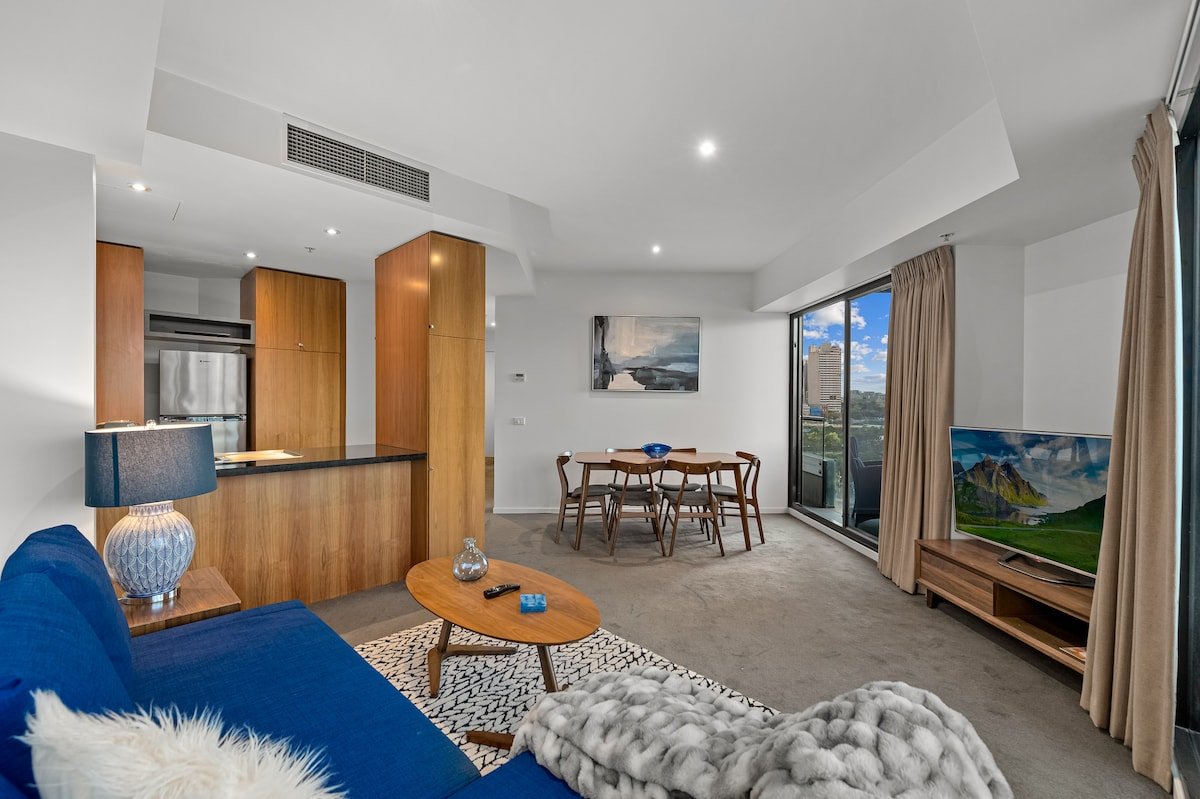 Exclusive Stays – Gallery Tower gallery image 5