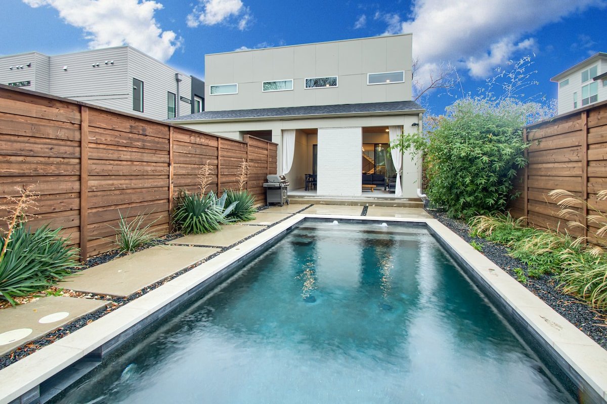 California Vibes in heart of Dallas, heated pool gallery image 5