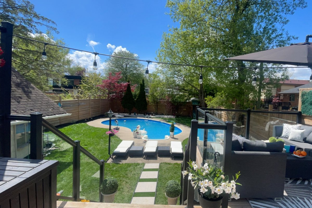 Luxury 2bedroom Unit in the city/heated salt pool.