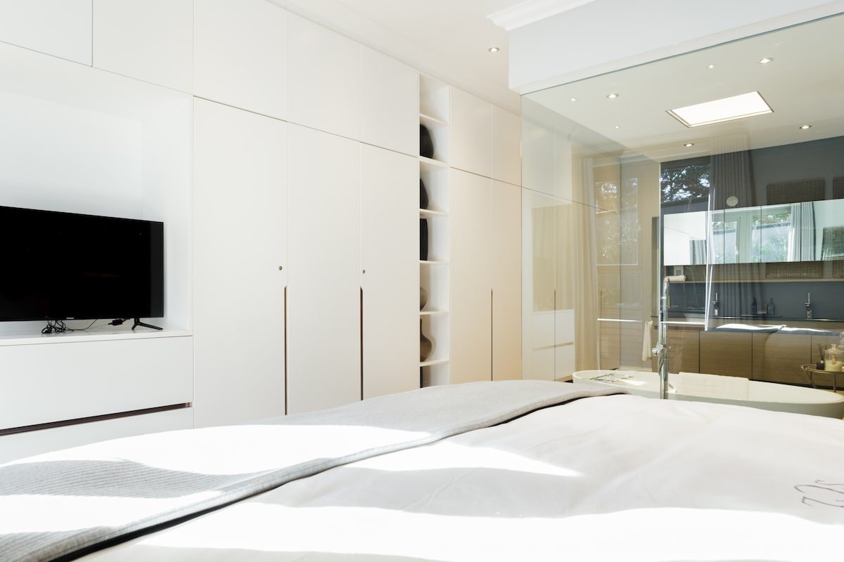 Tranquil Luxury on the Atlantic Seaboard with pool gallery image 3