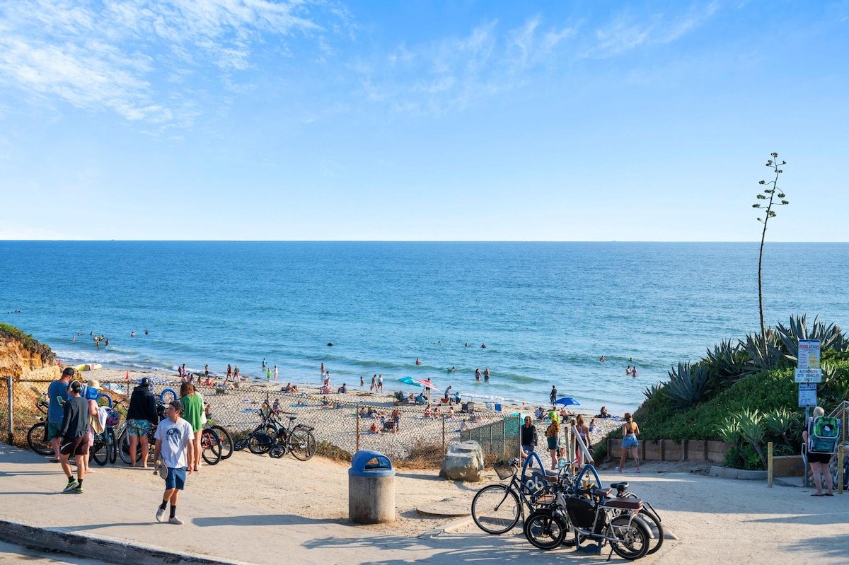 Beachfront Modern | 4BR Terrace with Sunset Views gallery image 3