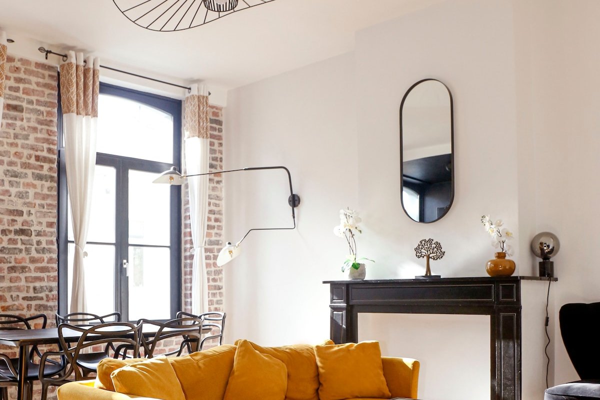 Stylish 3 Bedrooms+ A/C & Private Baths – EU Area gallery image 3