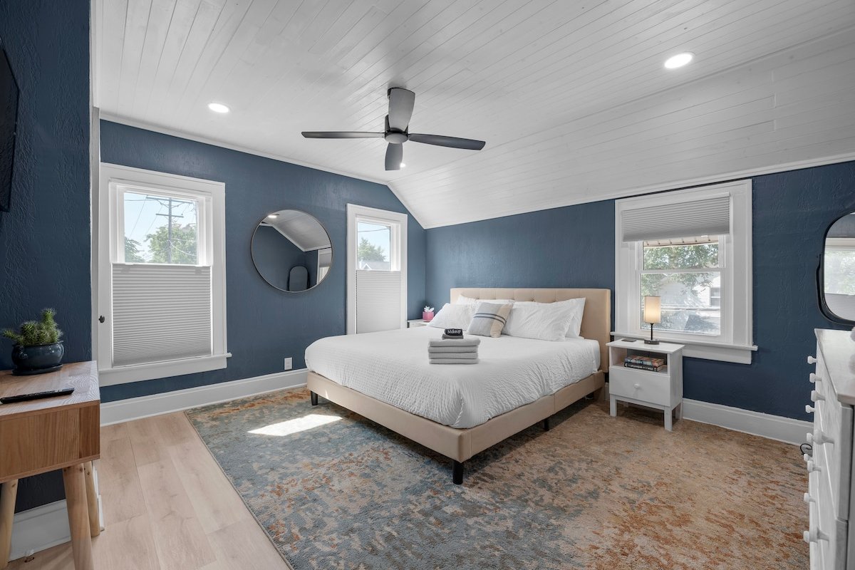 Sam’s Spot III – Huge Duplex 2 Full Kitchens gallery image 4