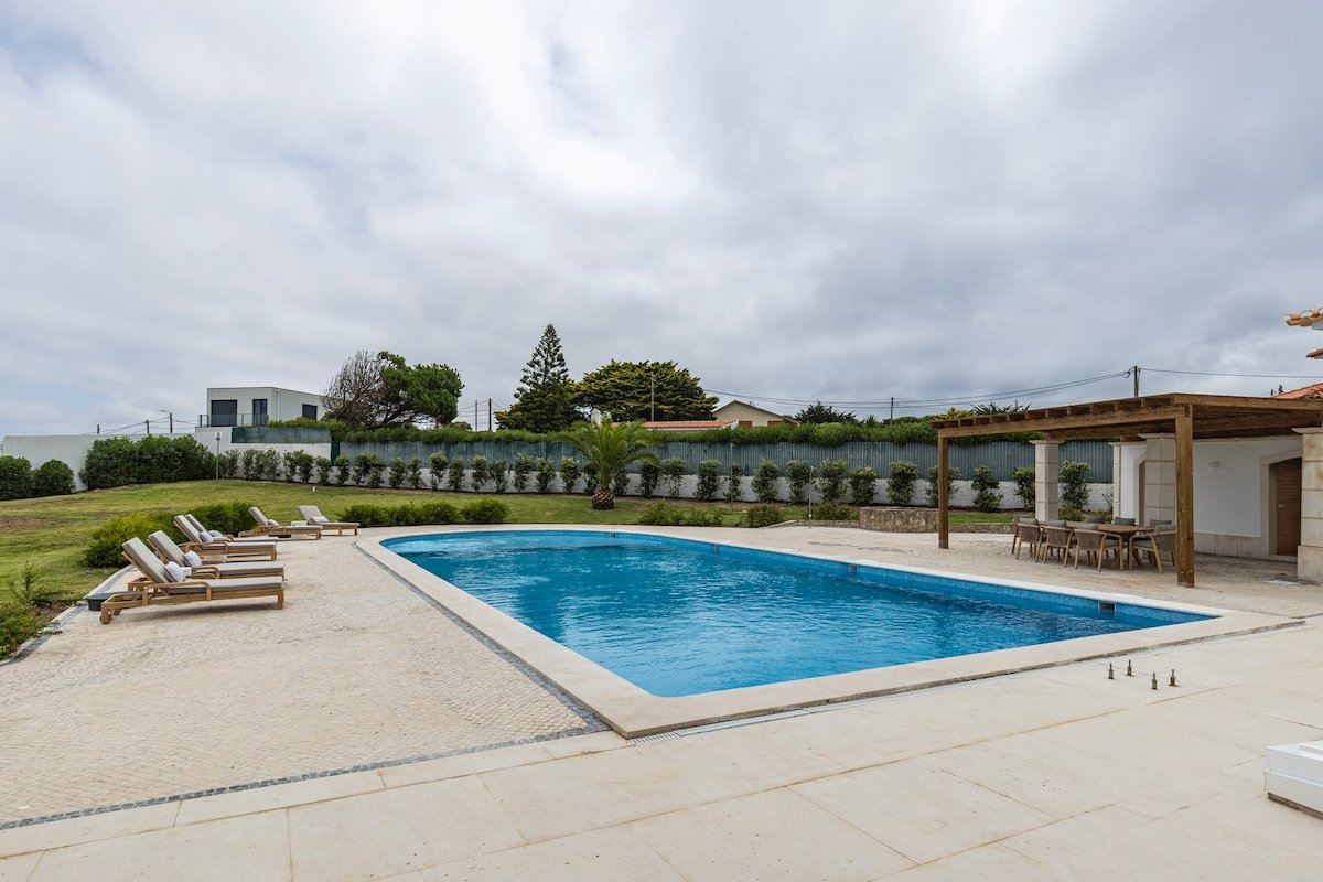 Windmill Beachfront Villa gallery image 2