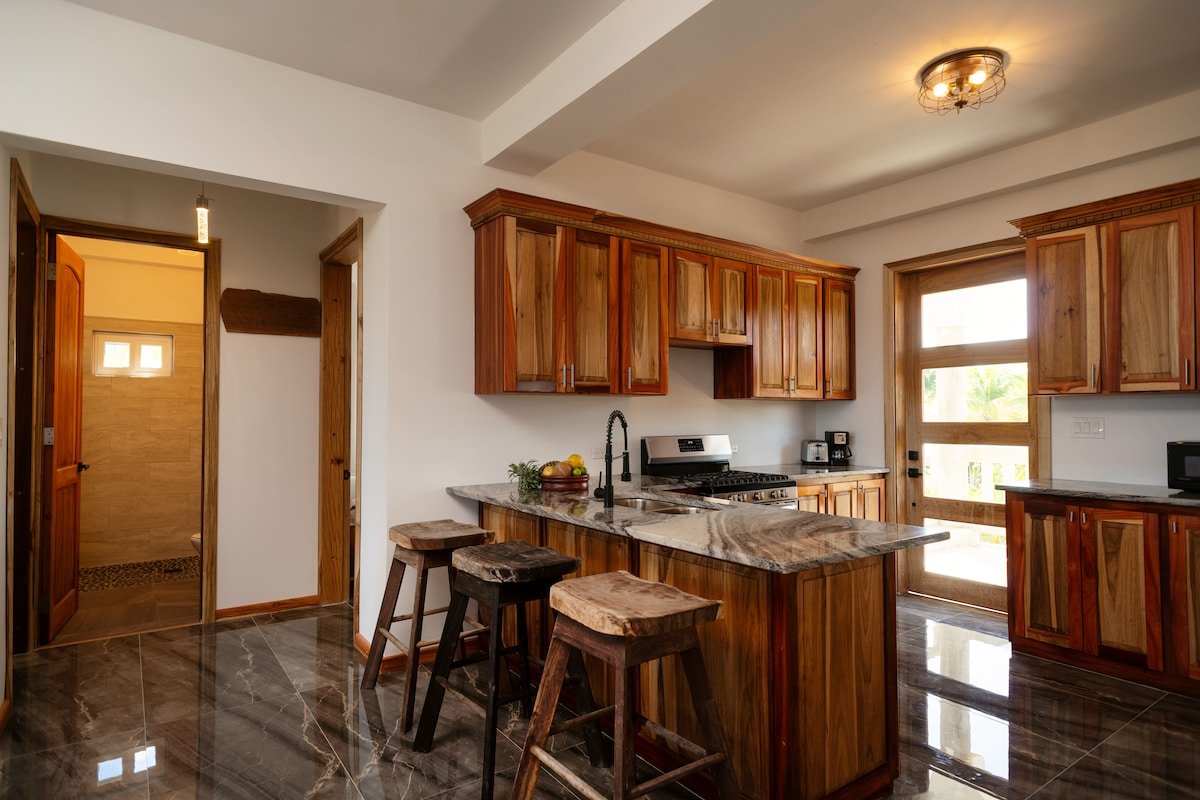 3BD 2BA Middle Unit Villa Sandy Feet Beach Resort gallery image 2