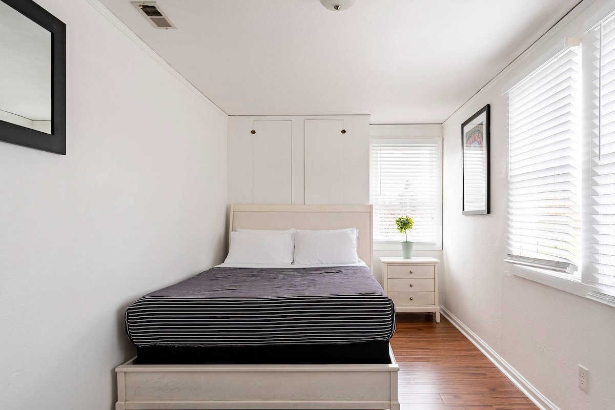 Portland Getaway • 3BR • Local Coffee & Parks gallery image 5