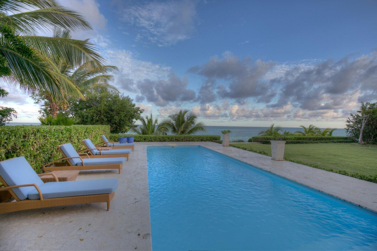 Marina 4 Oceanfront Villa gallery image 2