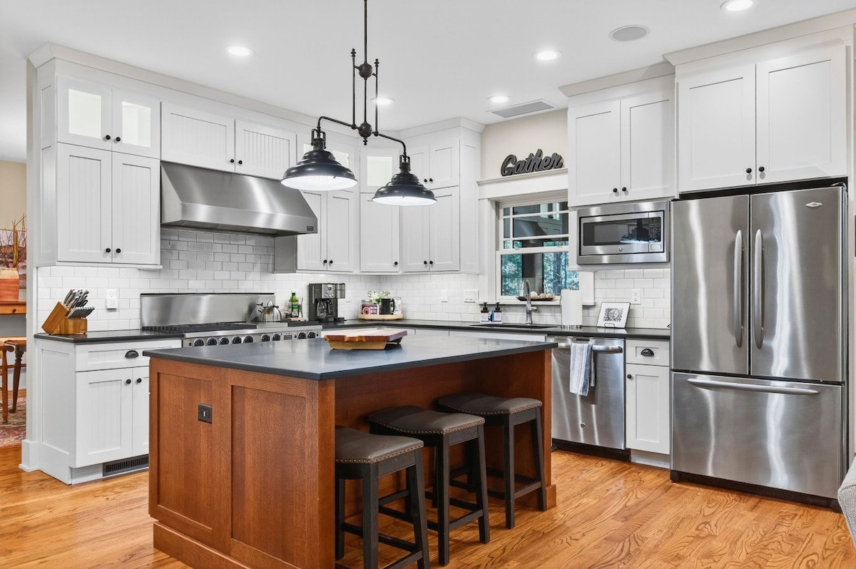 5-Star Private Home-Game Room-Hot Tub-3 Acres gallery image 4