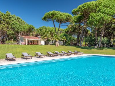 Villa with Luxury Garden in Sintra