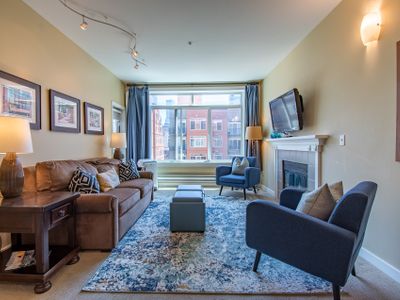 Brilliant 2 Bedroom 2 Bath Home in Seattle!⁶