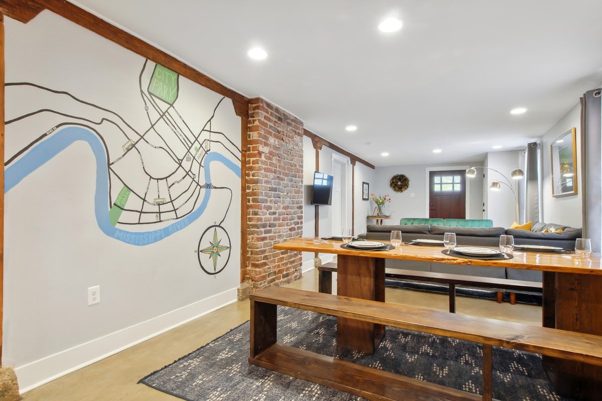 Uptown NOLA l 2 Blocks to Magazine l Private Patio gallery image 5