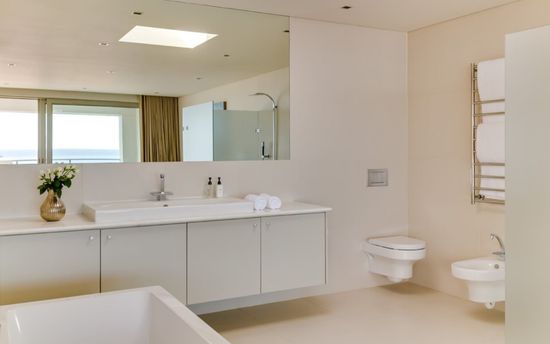 Photo 5 of Finchley Villa accommodation in Camps Bay, Cape Town with 5 bedrooms and 5 bathrooms