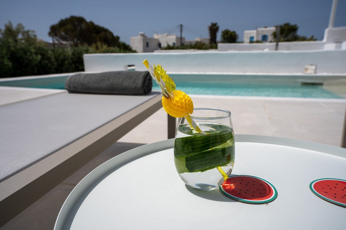 Paros Breeze Luxury Villa gallery image 5