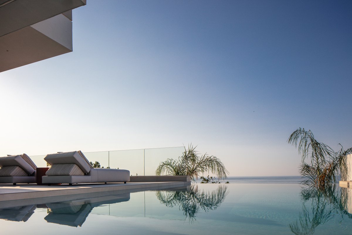 Superb sea views, 450m to sandy beach, heated pool