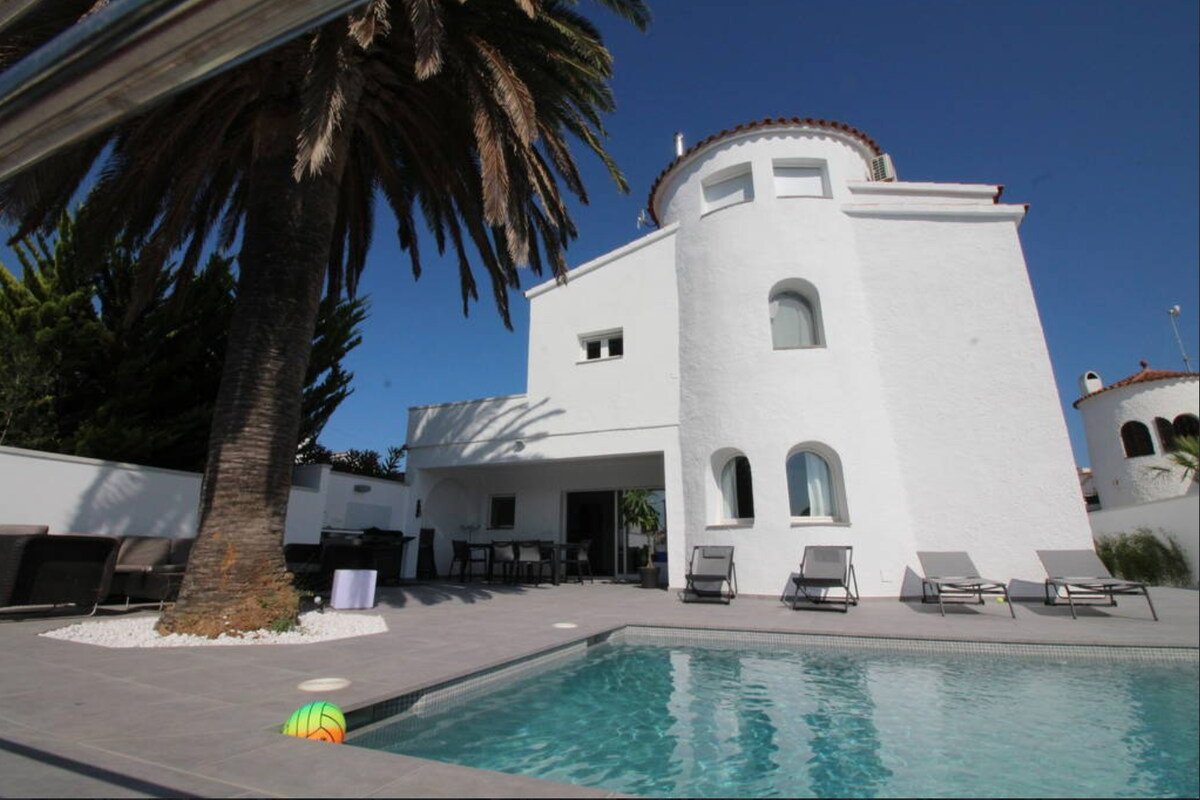 Villa à Empuriabrava 10/12 pers avec amarre 14 m gallery image 4