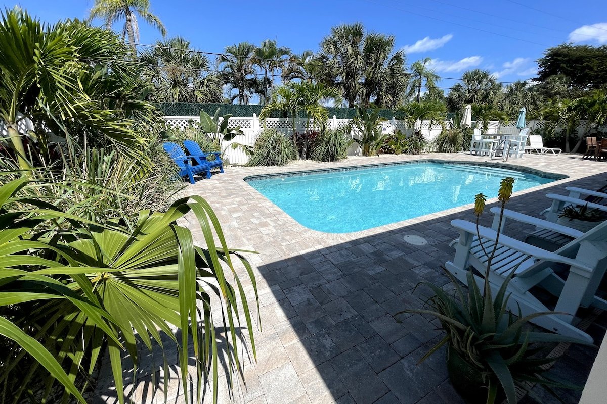 Stay 4+ nights, get 1 free, Nov/Dec.- heated pool gallery image 5