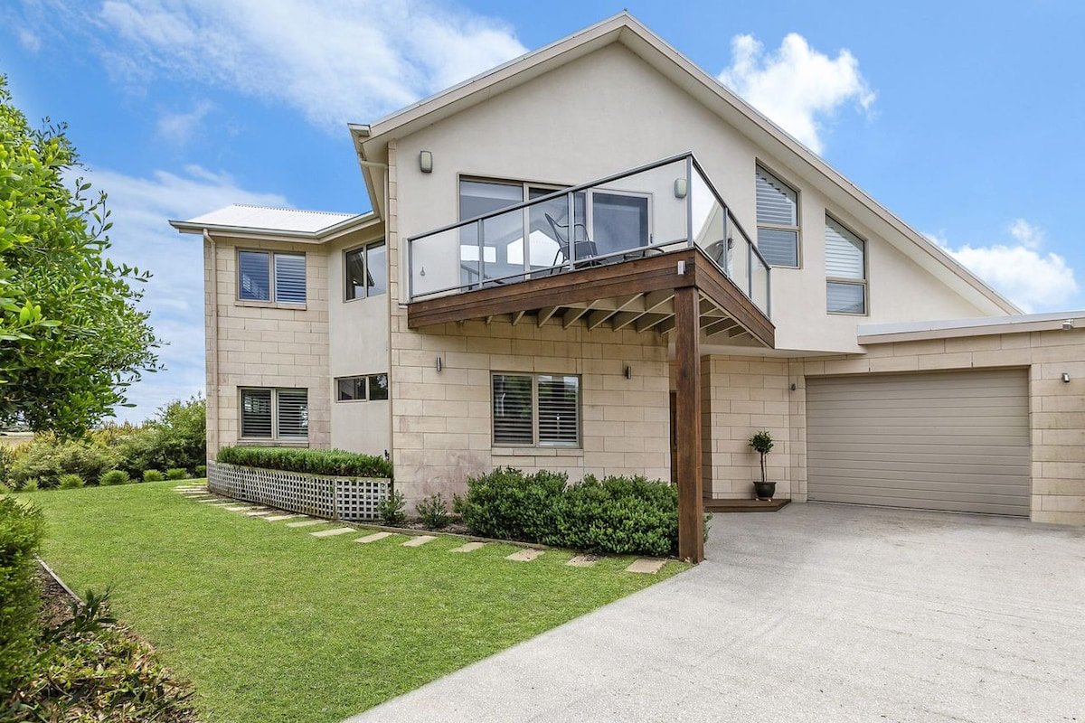 Connolly House gallery image 2