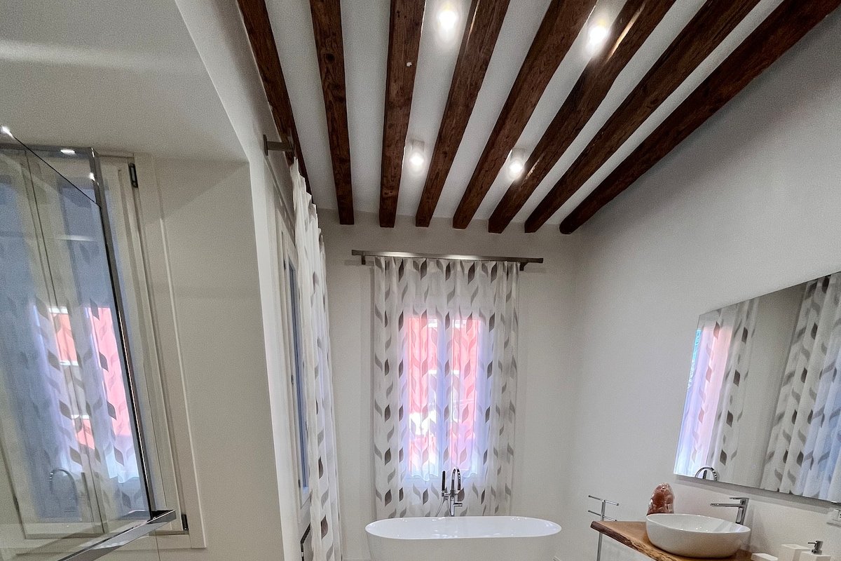 Cà Gemma Elegant Venice stay, 8 min from St.Mark’s gallery image 4