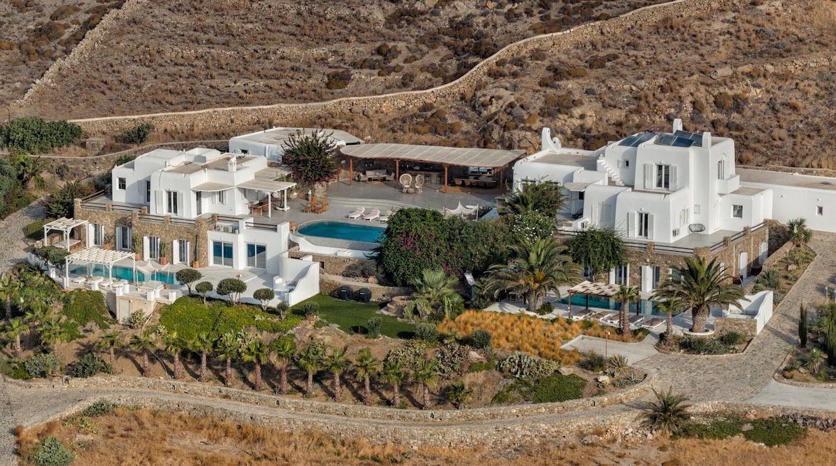 Lia Villas Mykonos Estate gallery image 3