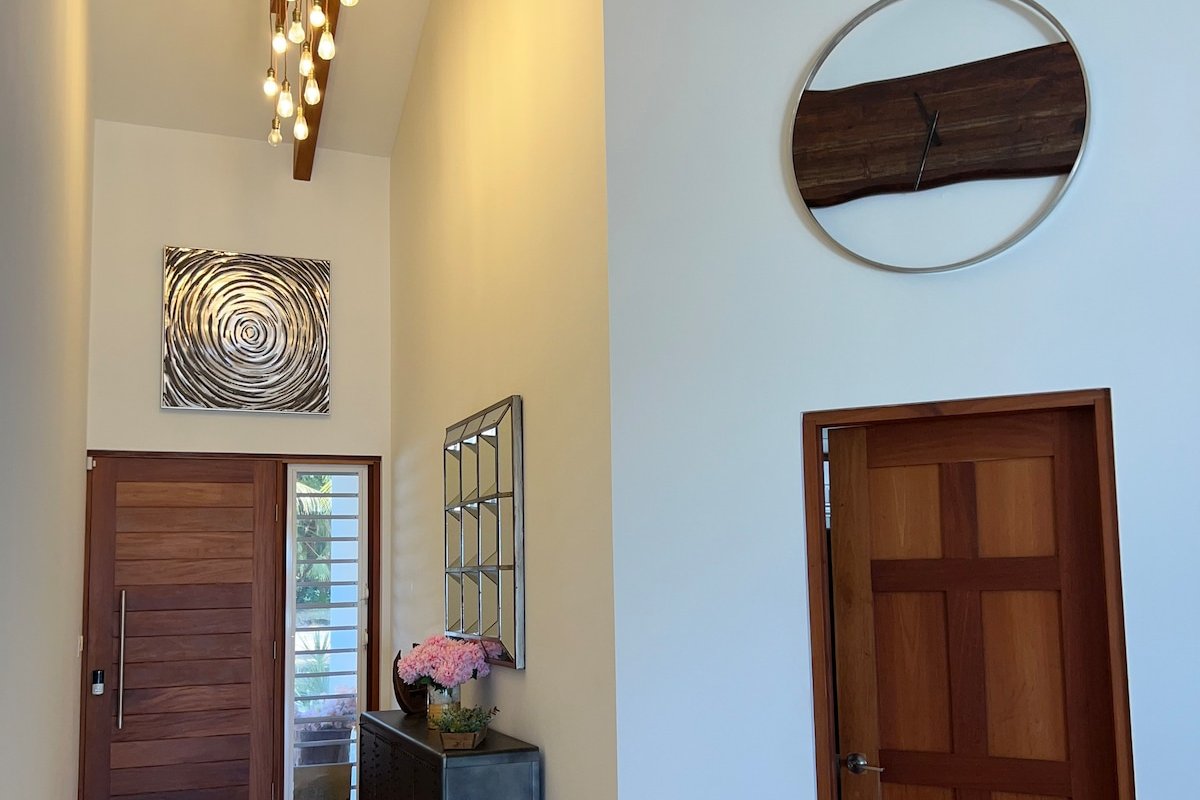 Private Luxurious Gated Beach Home with Large Pool gallery image 3