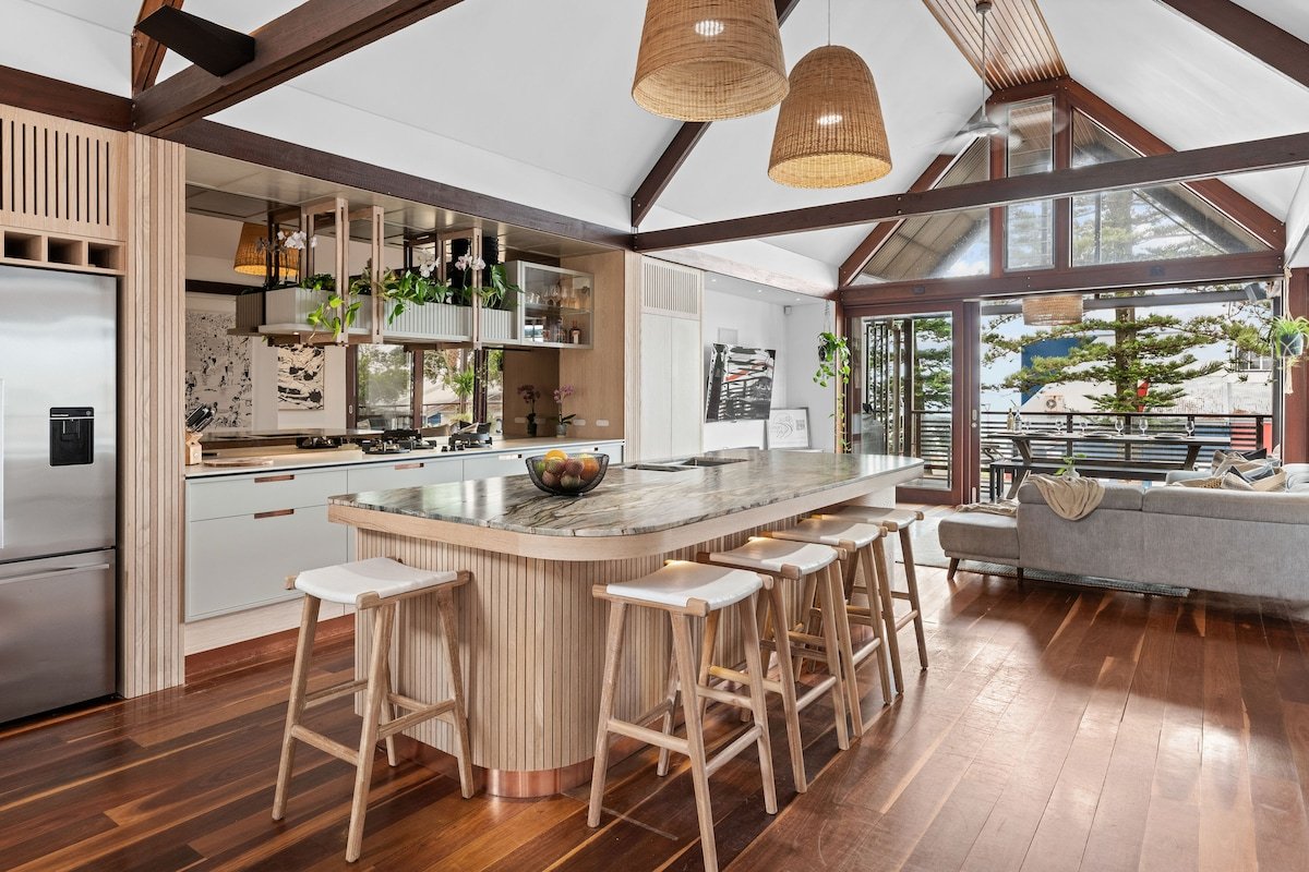 Luxury On The Bay 2 – Ocean Views gallery image 2