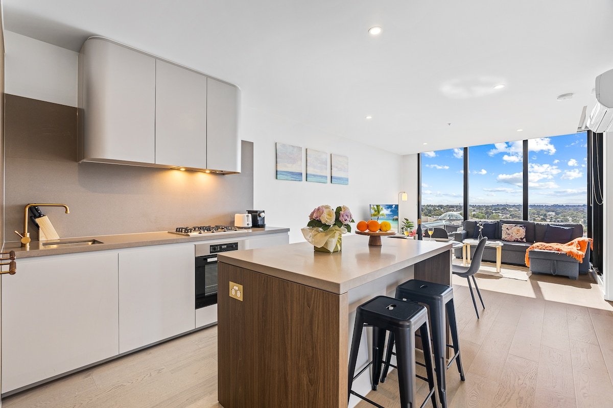 Sky garden on the Glen – 3 BRs gallery image 4