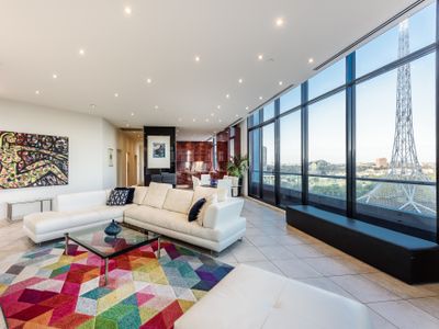 Exclusive Stays – Gallery Penthouse