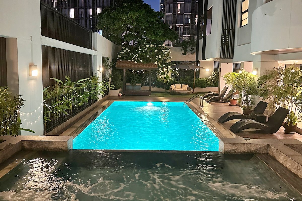 130+130m²2units/4BR/pool/EmSphere/BTS PhromPhong gallery image 4