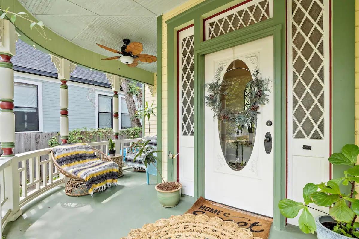 Longterm Downtown Austin Retreat w/ Pool & Yard gallery image 4