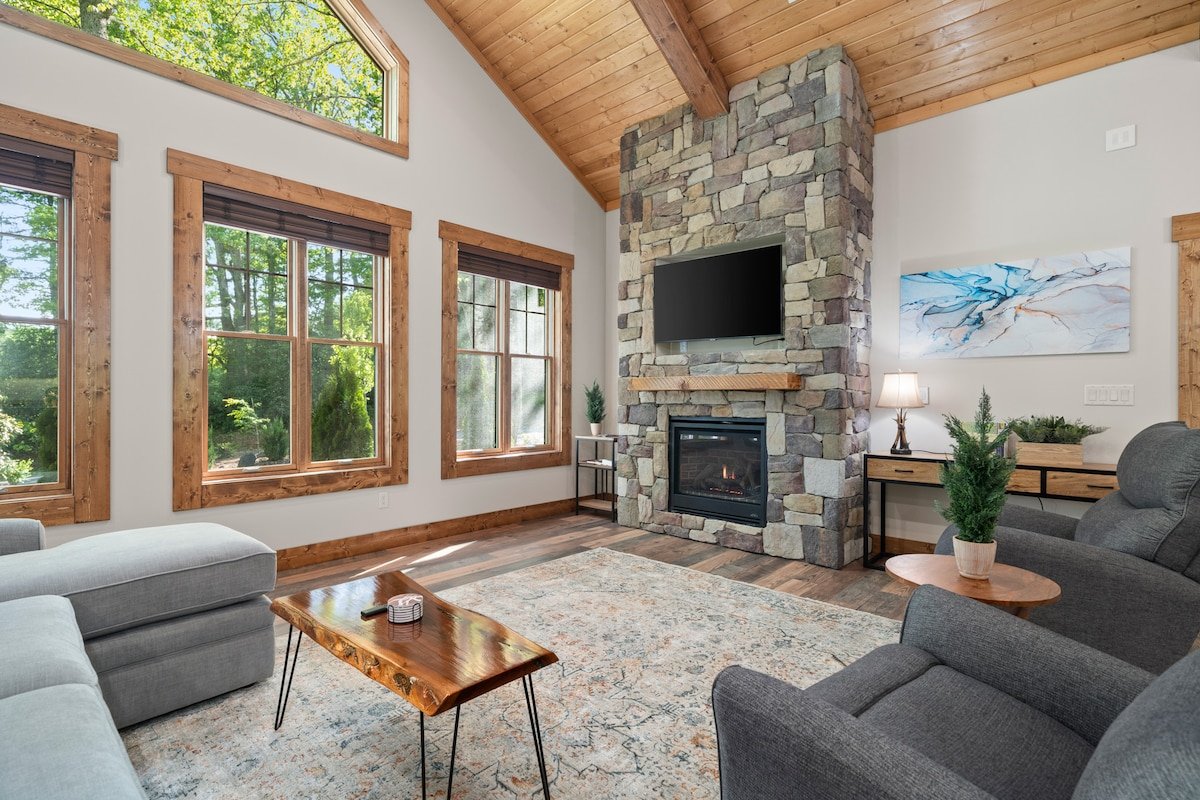 Be the 1st! Brand New~Luxury~Hot Tub/Resort-Style gallery image 4