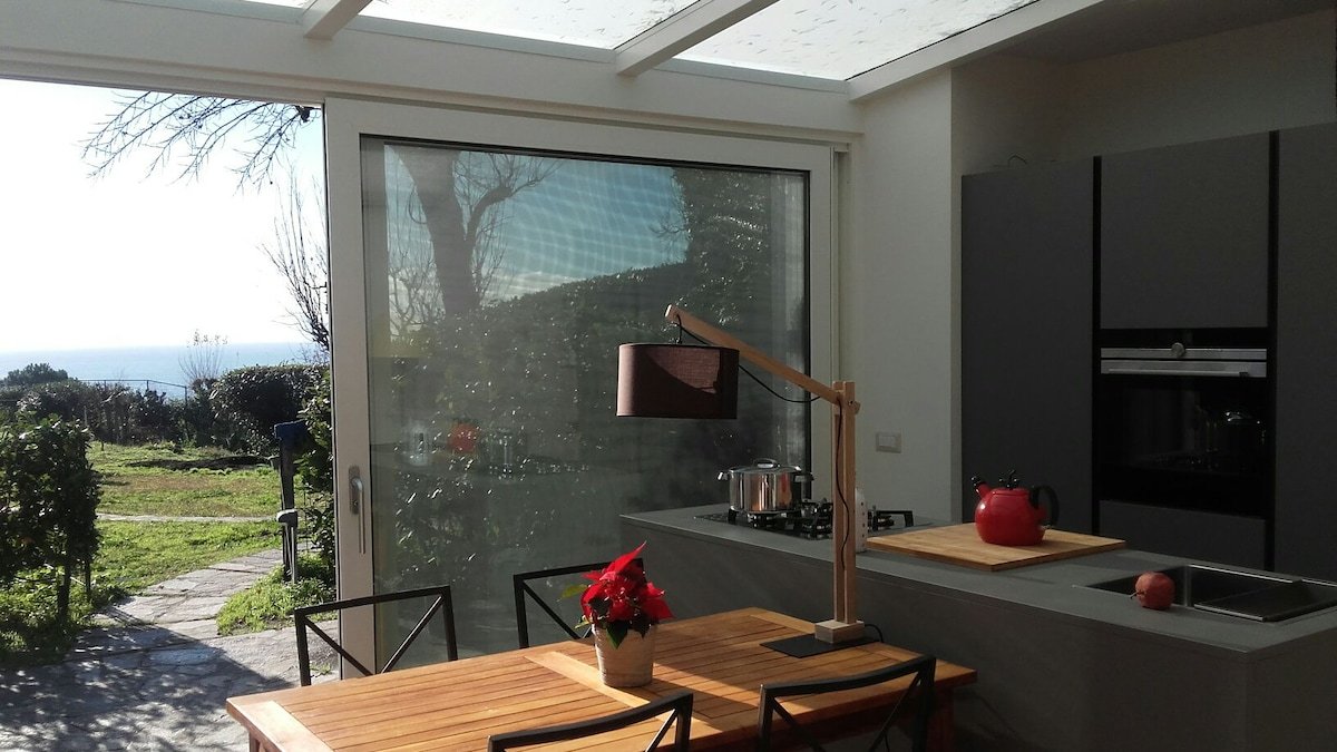 Delicious Cottage in villa,garden,stunning view gallery image 5