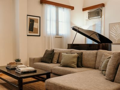 Spacious Home with Piano, Sleeps 8