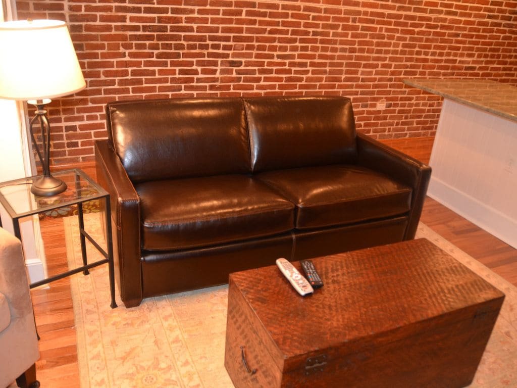 Fabulous1890Victorian-StepstoMetro! gallery image 5