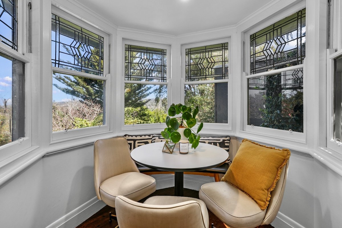 SeeApollo – 1920s Bungalow (7 Bedroom) gallery image 5