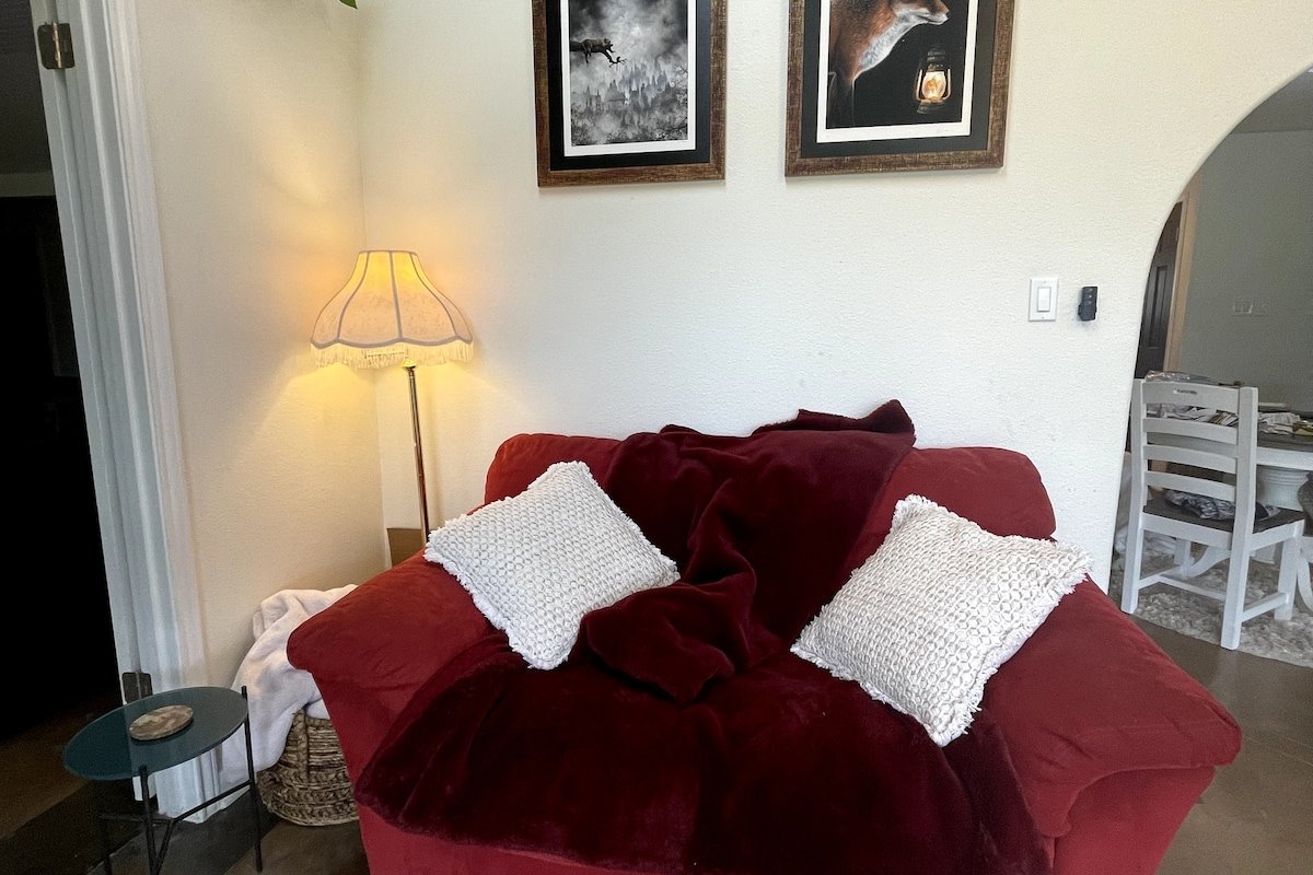 Austin Hill Country Vacation Home – Pool, Big Yard gallery image 5