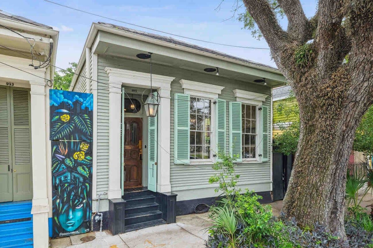 Gorgeous Marigny Retreat gallery image 3