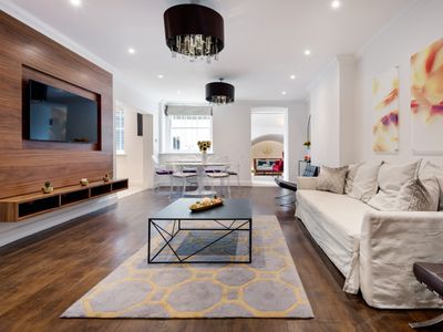 Stylish apartment with patio in central London