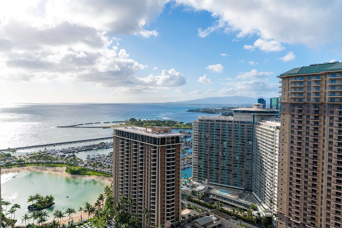 Lagoon Tower! On Waikiki Beach! gallery image 3
