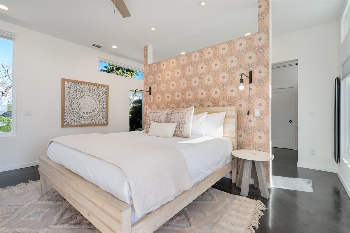 Boho Mod Farmhouse Estate Sonoma Pool Spa Bocce Cl gallery image 3