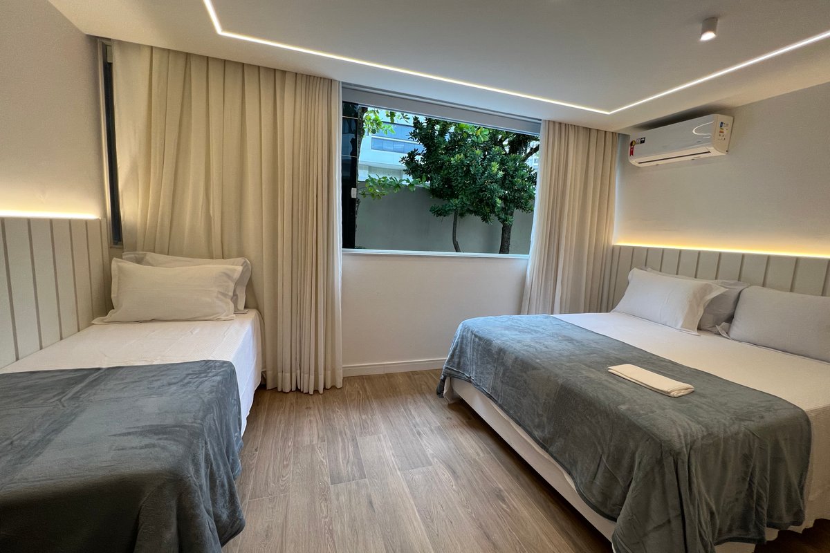 Four suites in front of the beach and post 6