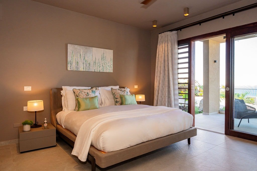 Spacious Apartment with Patio