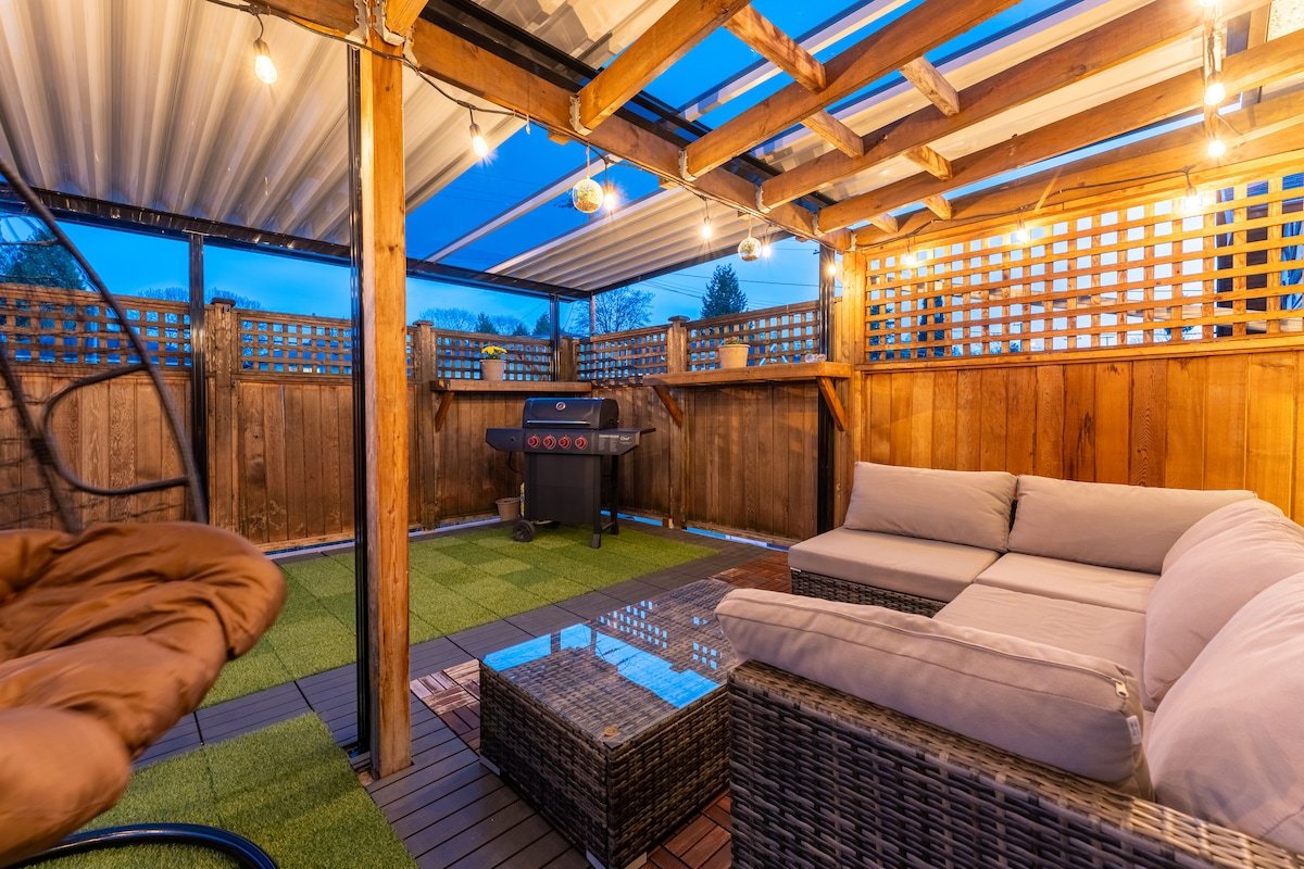 Mountain View, King Bed, & Minutes from Downtown gallery image 3