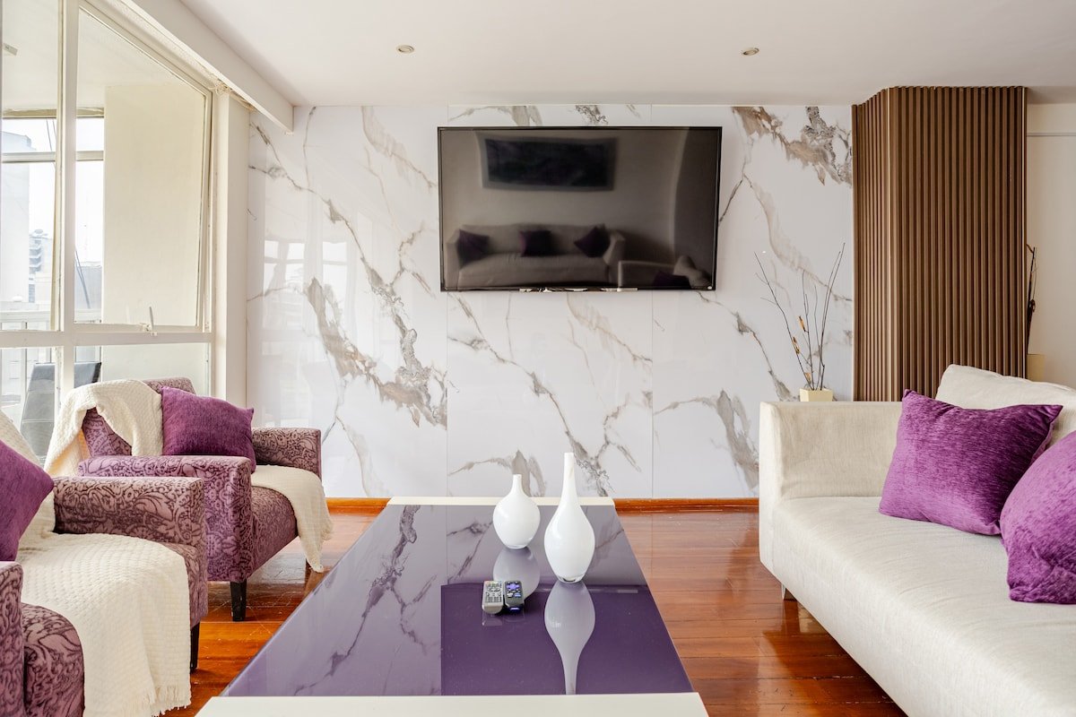 Spacious 4BR Apt Polanco | Balcony | Antara Mall gallery image 2